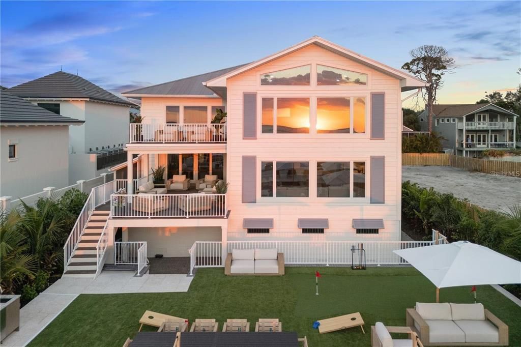 Exterior, Facade, Queen Anne Victorian