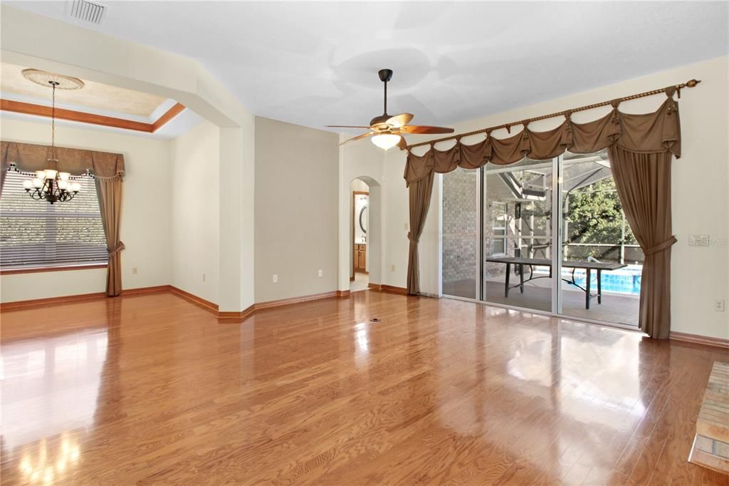 Chandelier, Empty room, Interior, Pendant Lights, Wood Texture Flooring
