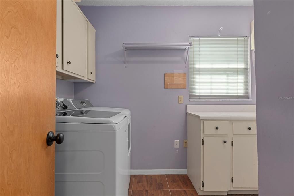 Interior, Washer, Wood Texture Flooring
