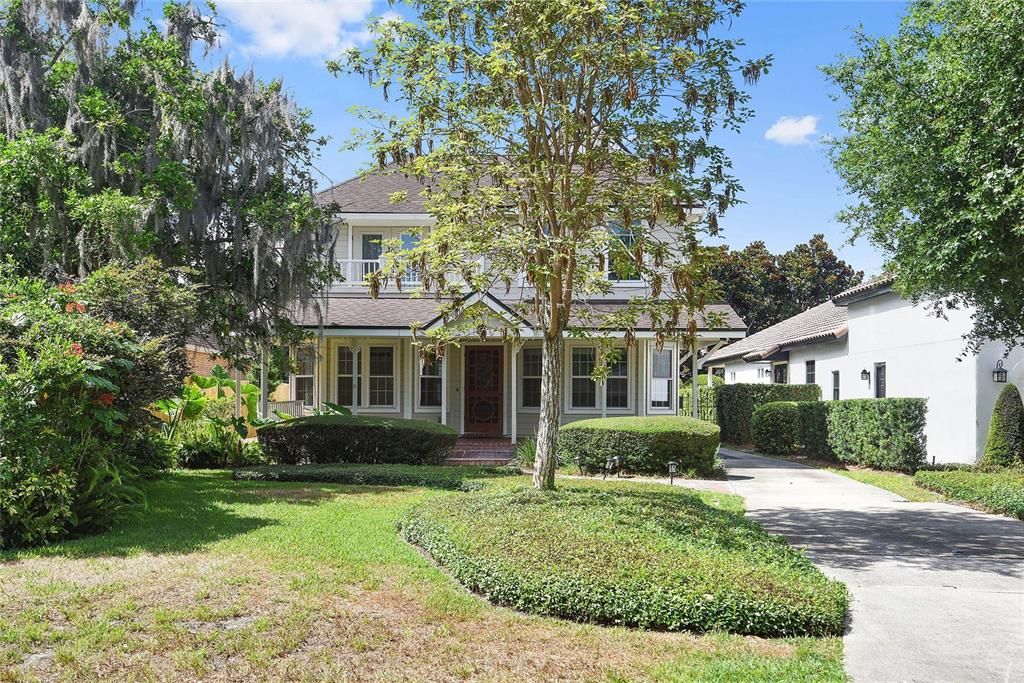 Backyard, Exterior, Facade, Queen Anne Victorian