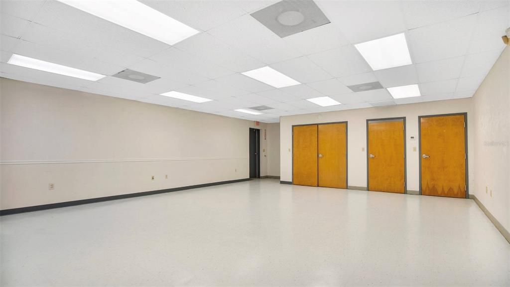 Empty room, Interior, Recessed Lighting