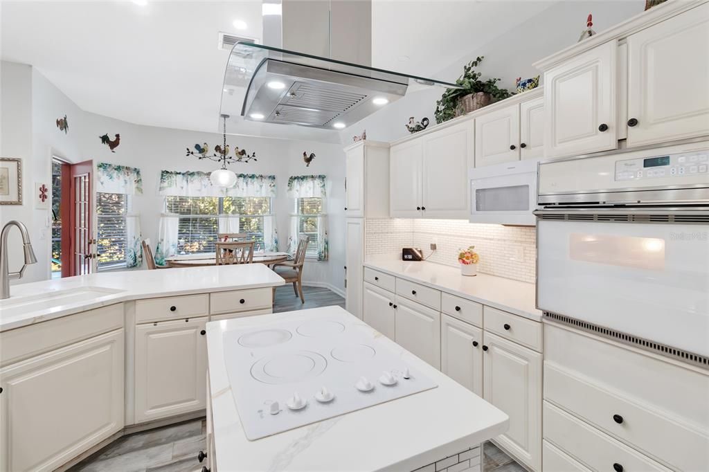Dining room, Interior, Kitchen, Pendant Lights, Recessed Lighting