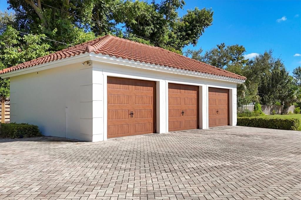 Detached Garage, Exterior