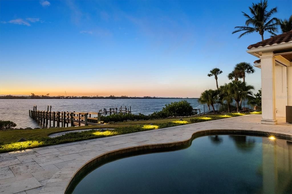 Exterior, Pool, Water