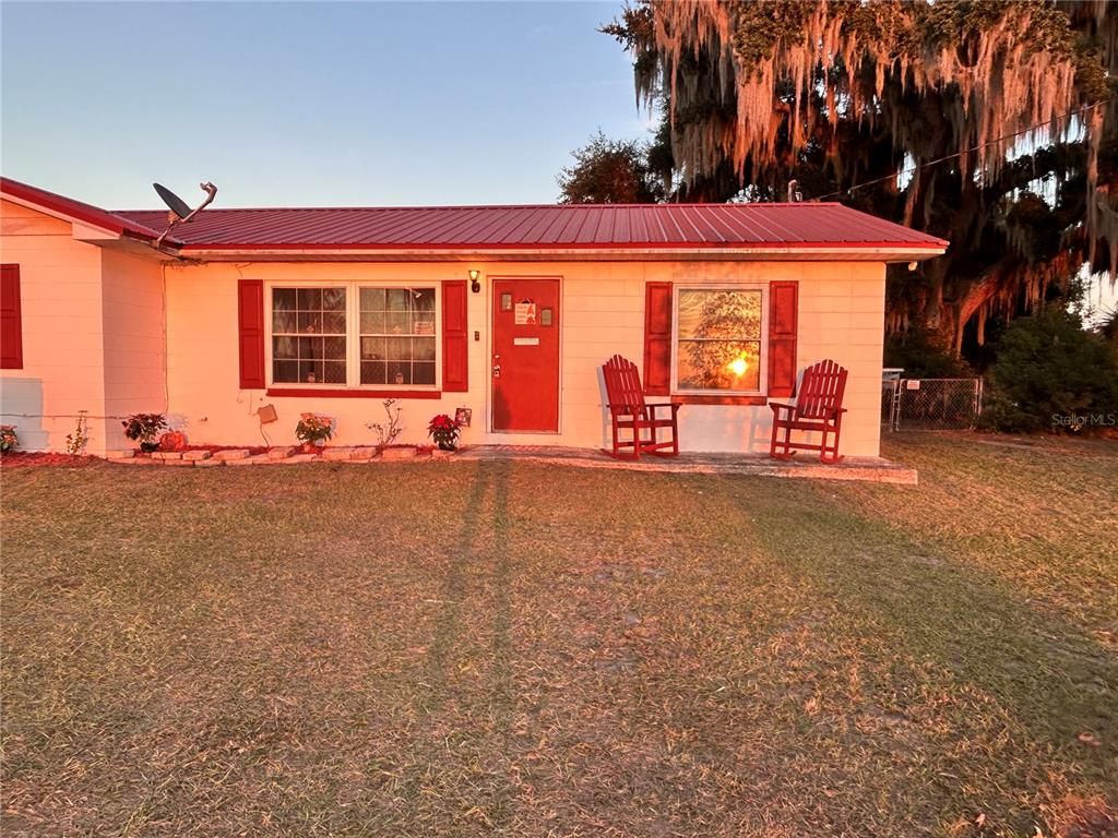 Backyard, Exterior, Facade, Ranch