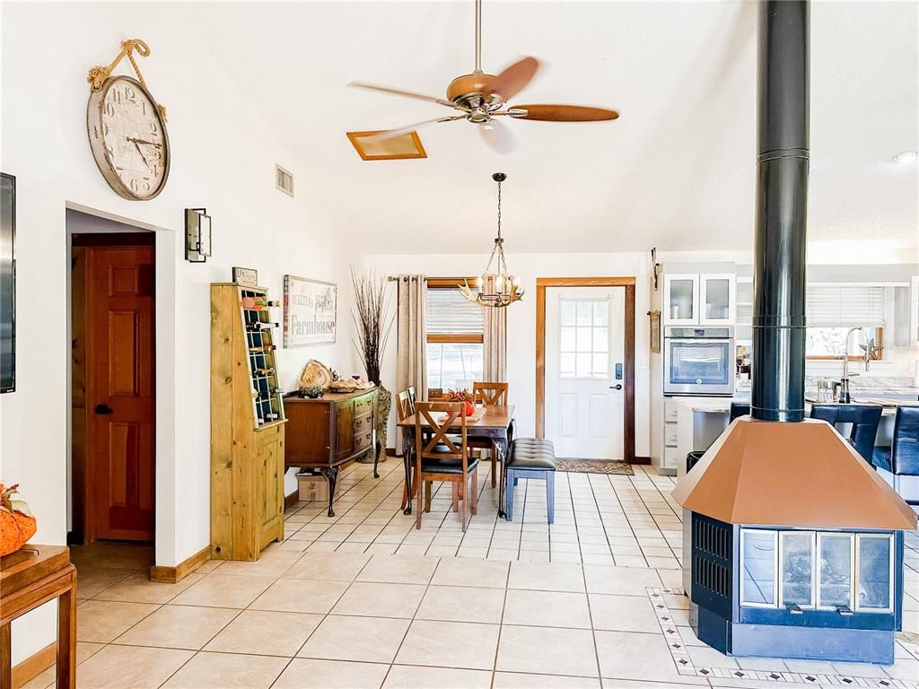 Chandelier, Dining room, Interior, Pendant Lights