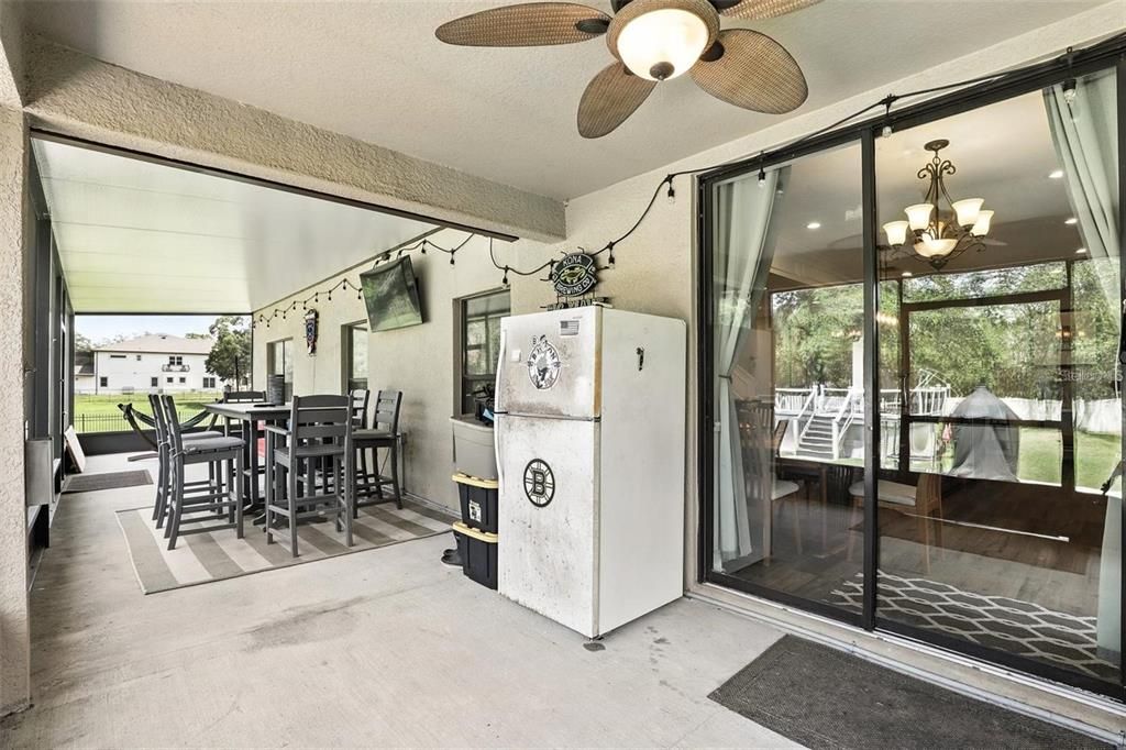 Chandelier, Dining room, Interior