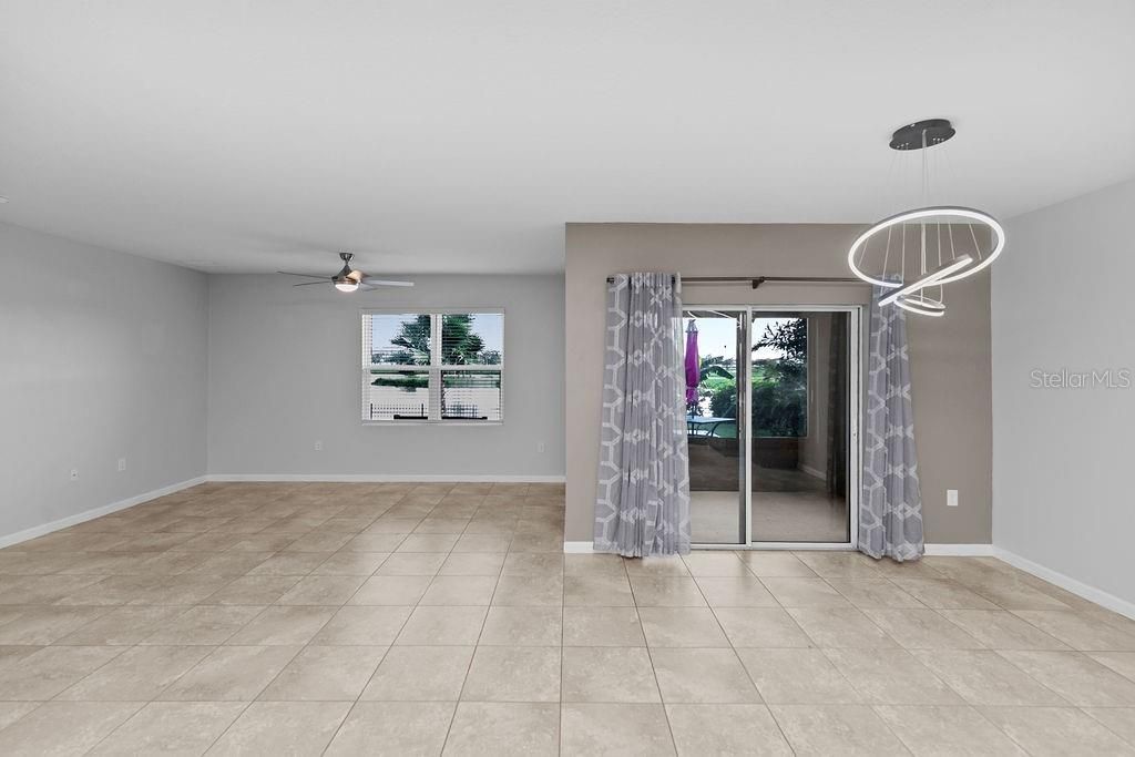 Empty room, Interior, Pendant Lights