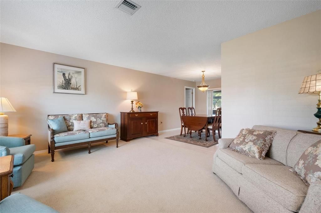 Dining room, Interior, Living room, Pendant Lights