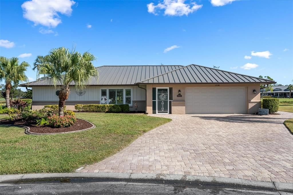 Attached, Exterior, Facade, Ranch