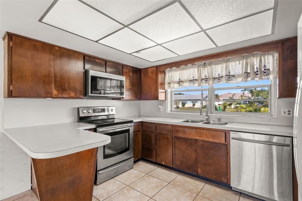 Interior, Kitchen, Stainless Steel Appliances