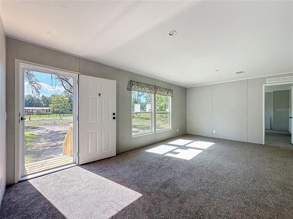 Empty room, Interior, Recessed Lighting