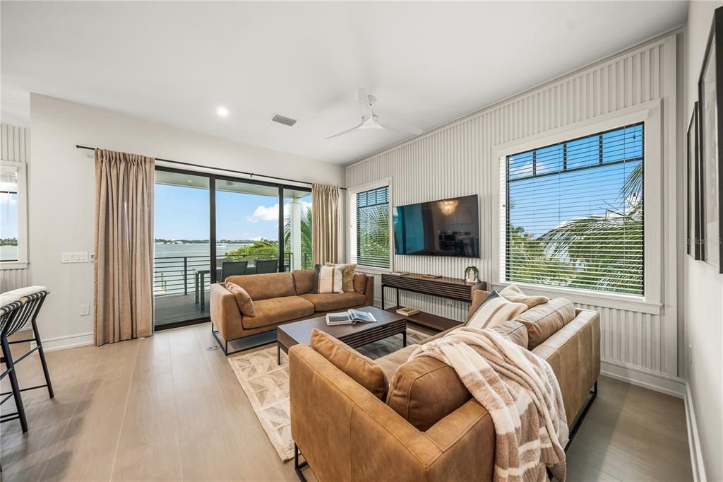 Interior, Living room, Recessed Lighting, Water, Wood Texture Flooring