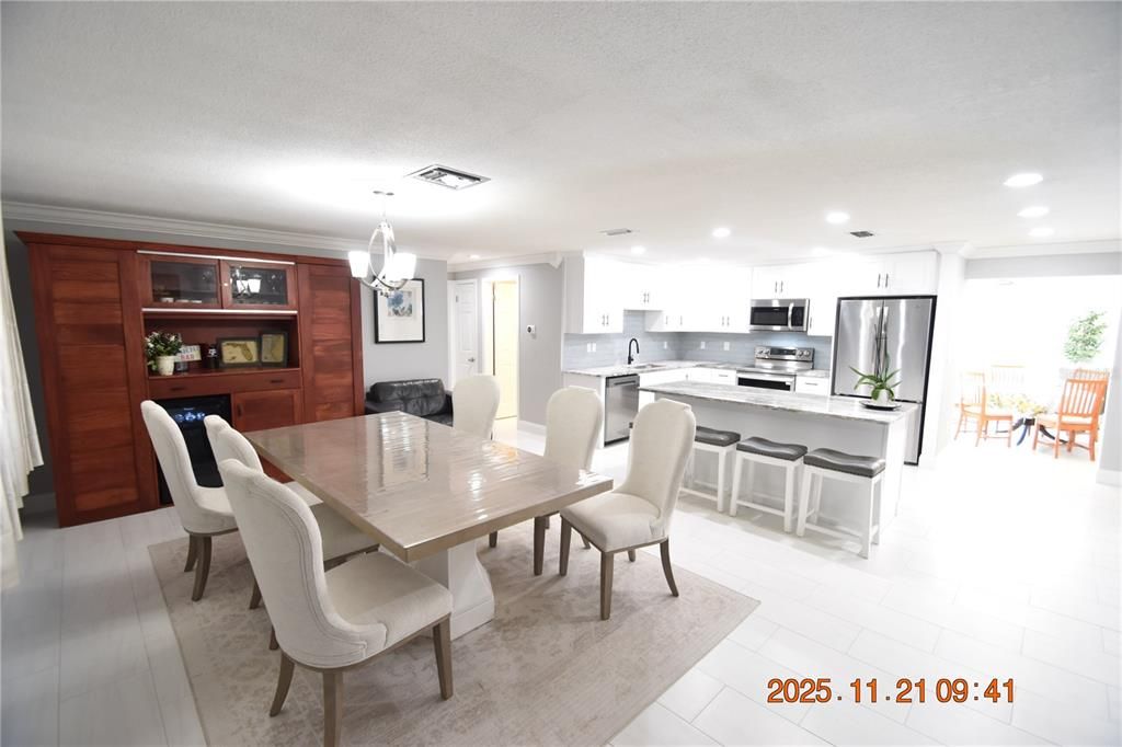 Dining room, Interior, Kitchen, Pendant Lights, Recessed Lighting, Stainless Steel Appliances