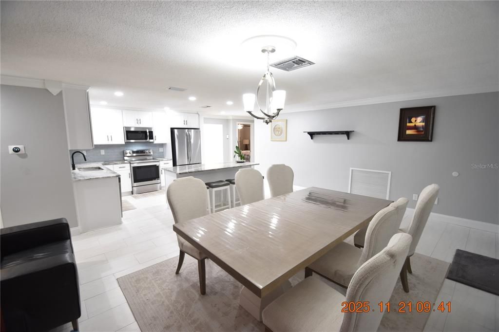 Dining room, Interior, Kitchen, Pendant Lights, Recessed Lighting, Stainless Steel Appliances