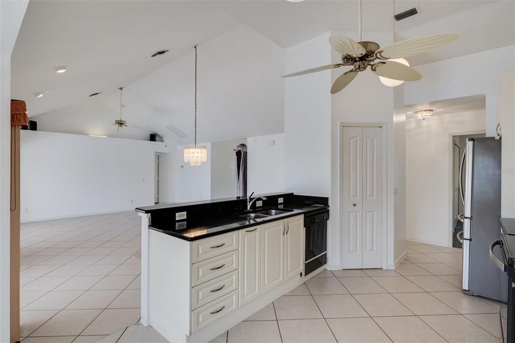 Chandelier, Interior, Kitchen, Pendant Lights, Recessed Lighting