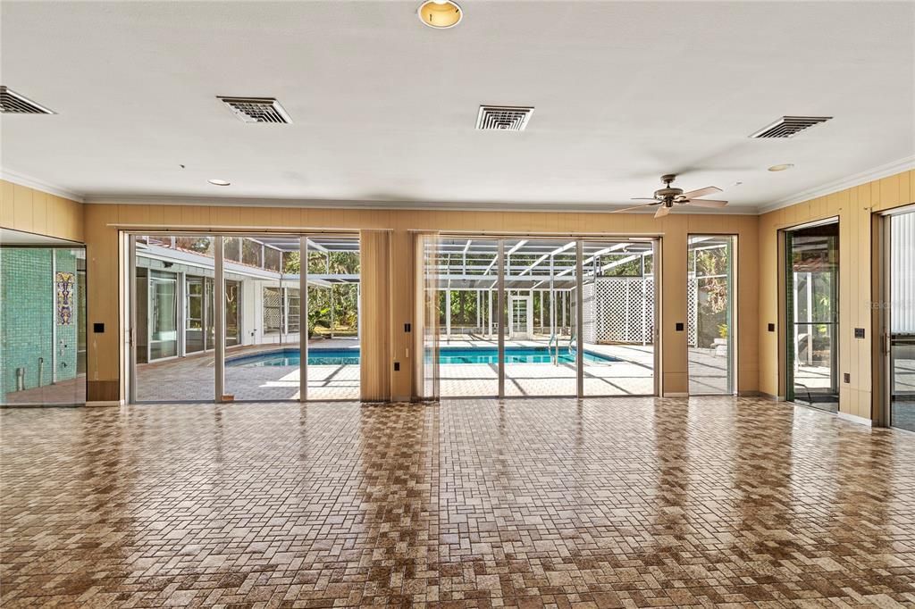 Empty room, Interior, Pool, Recessed Lighting