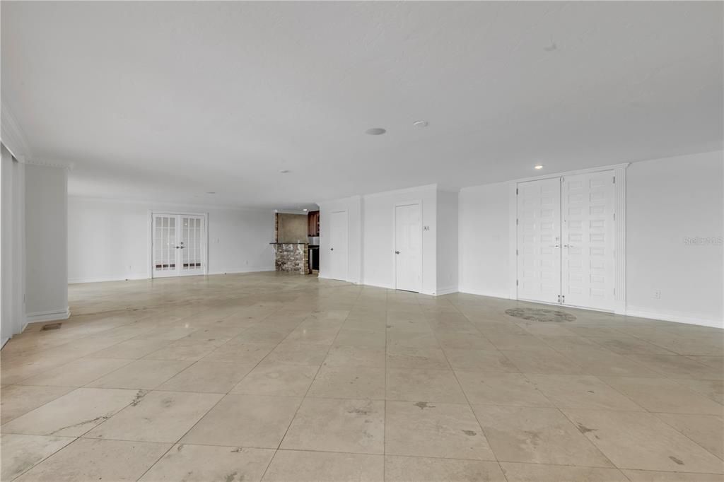 Empty room, Interior, Recessed Lighting
