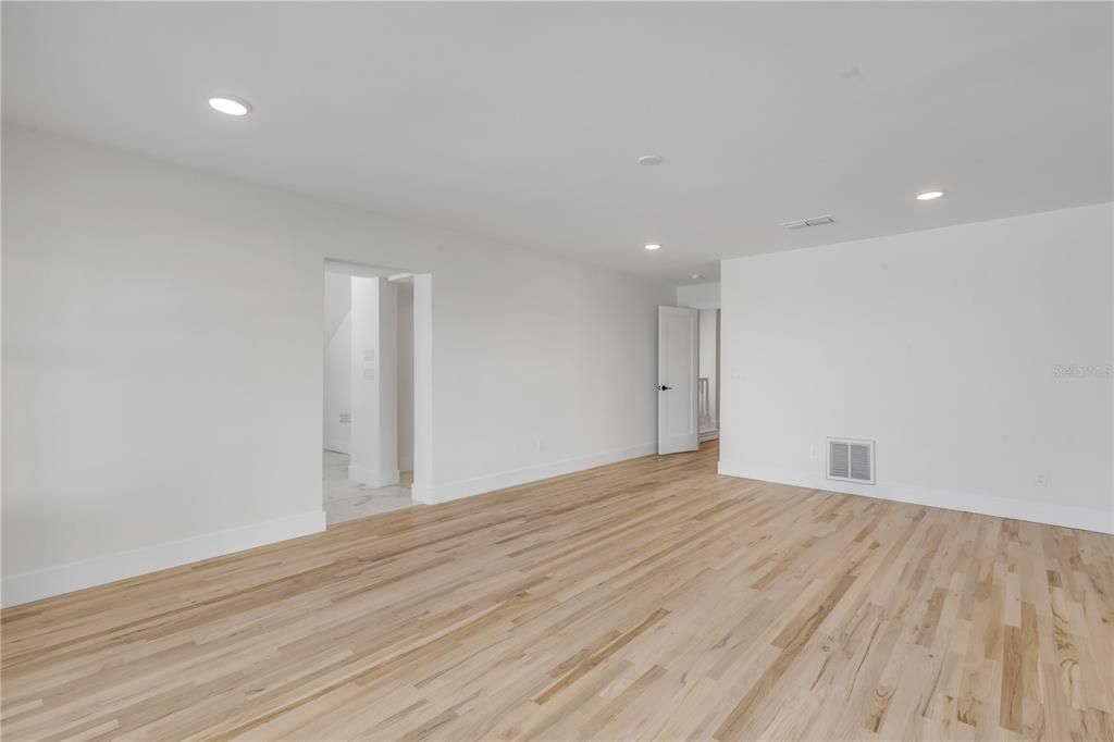 Empty room, Interior, Recessed Lighting, Wood Texture Flooring