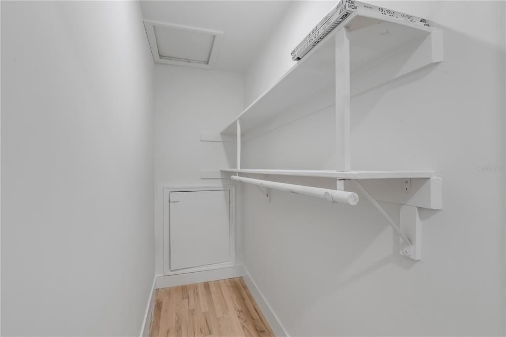 Interior, Walk-in Closets, Wood Texture Flooring