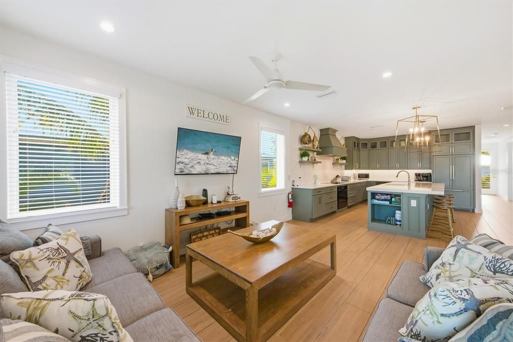 Interior, Kitchen, Living room, Pendant Lights, Recessed Lighting, Wood Texture Flooring