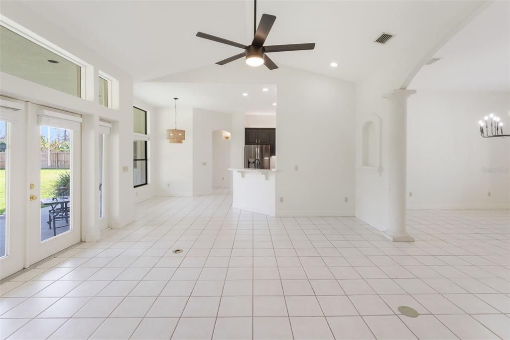 Empty room, Interior, Pendant Lights, Recessed Lighting