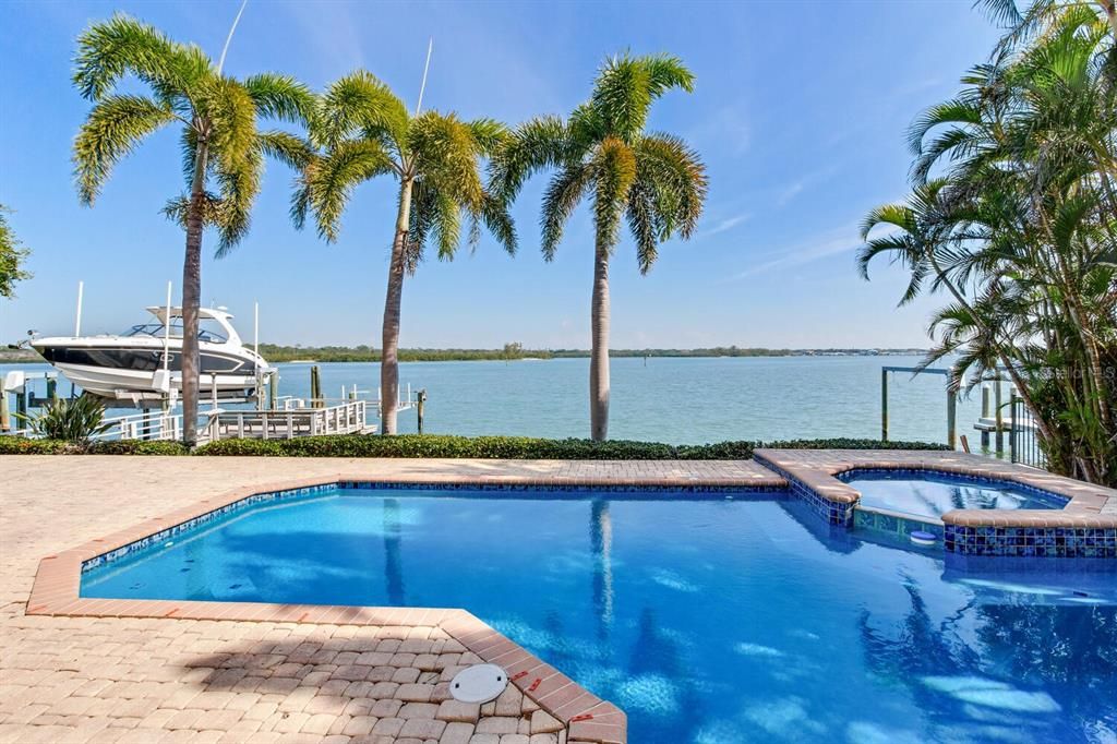 Exterior, Pool, Water