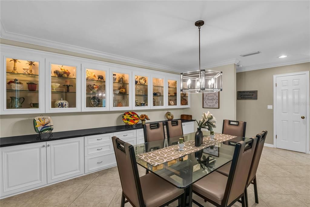 Dining room, Interior, Pendant Lights, Recessed Lighting
