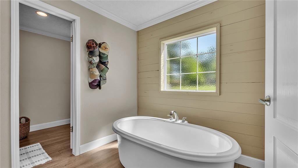 Bathroom, Free Standing Baths, Interior, Recessed Lighting, Wood Texture Flooring