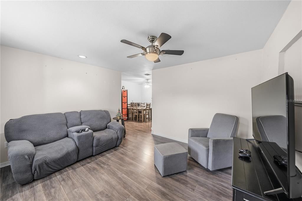 Interior, Recessed Lighting, Wood Texture Flooring