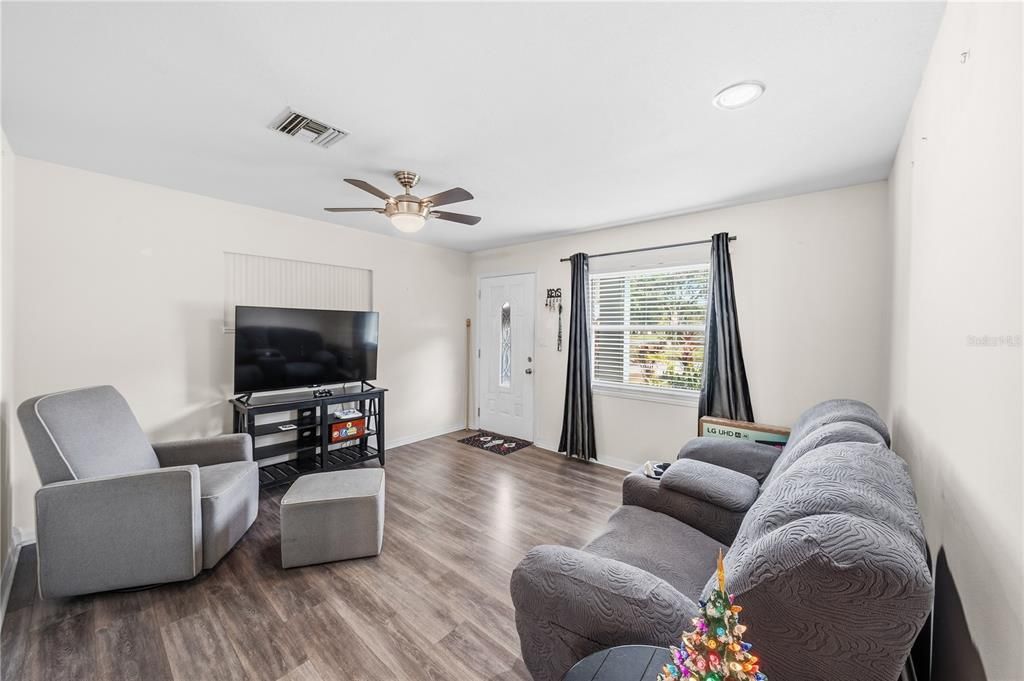 Interior, Living room, Recessed Lighting, Wood Texture Flooring