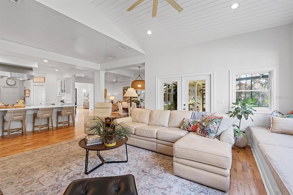 Interior, Kitchen, Living room, Pendant Lights, Recessed Lighting, Wood Texture Flooring