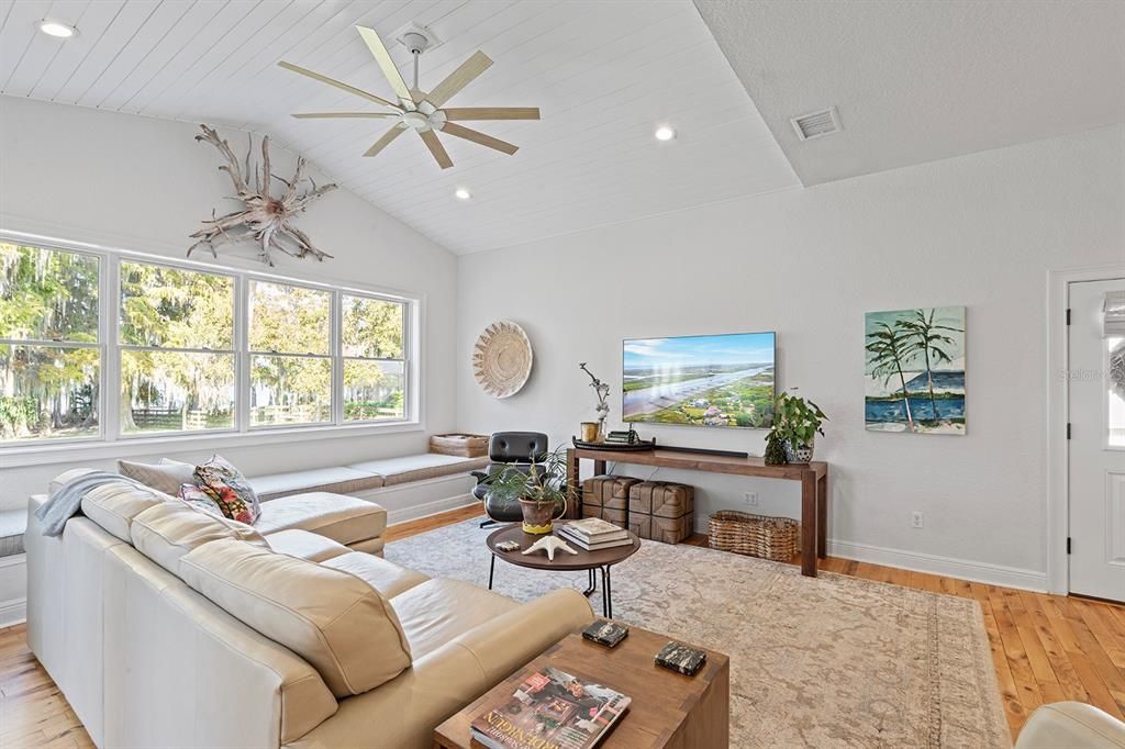 Interior, Living room, Recessed Lighting, Wood Texture Flooring