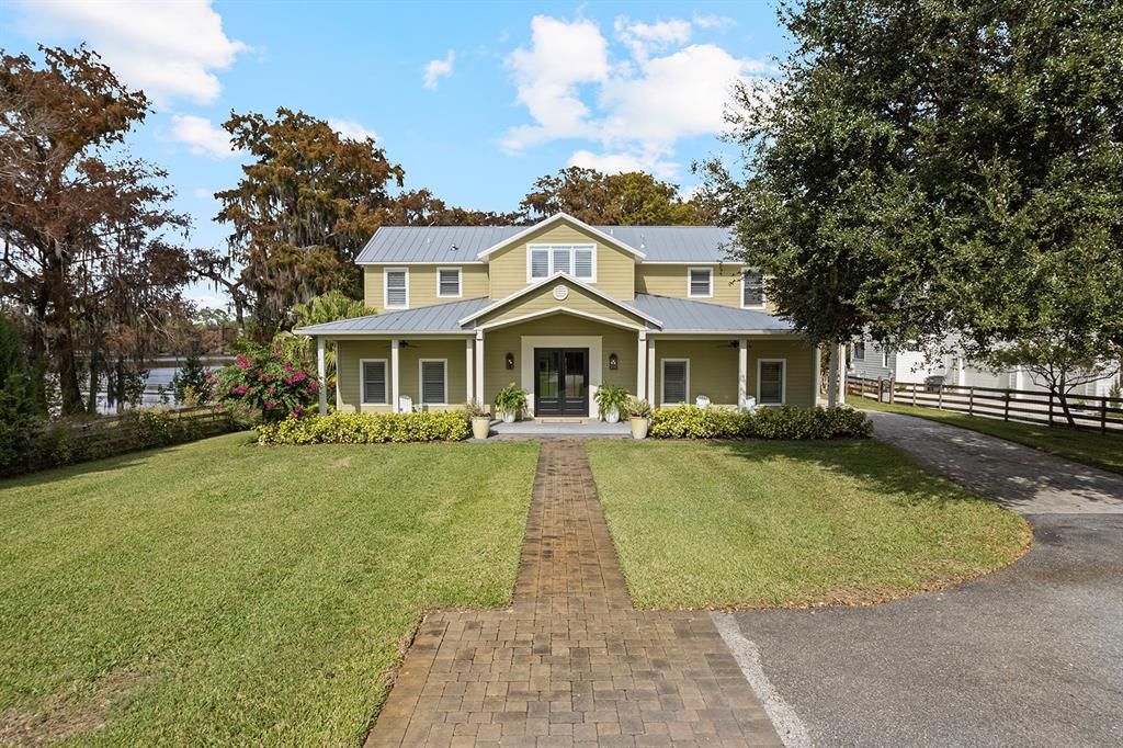 Exterior, Facade, Farmhouse