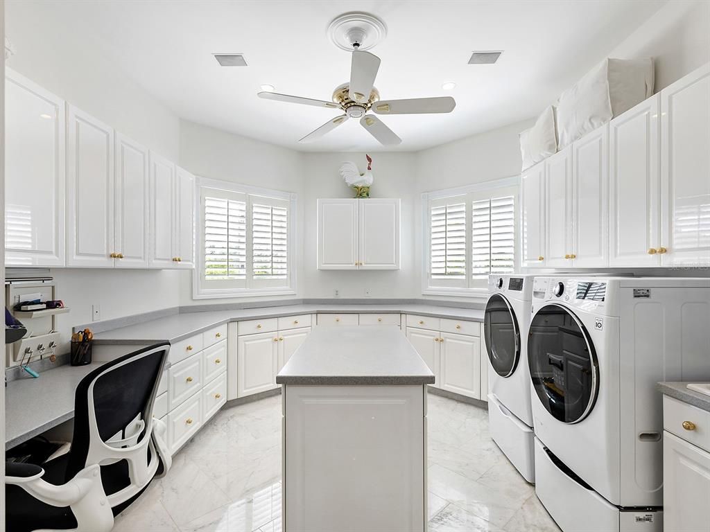 Interior, Kitchen, Marble, Recessed Lighting, Washer