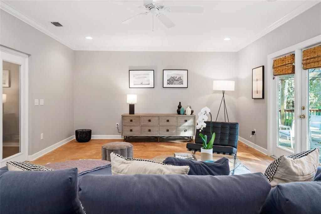 Interior, Living room, Recessed Lighting, Wood Texture Flooring