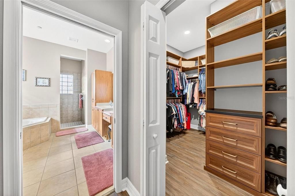 Bathroom, Interior, Recessed Lighting, Walk-in Closets, Wood Texture Flooring