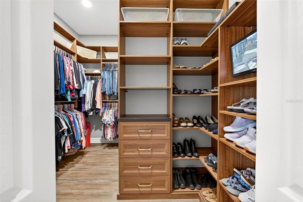 Interior, Recessed Lighting, Walk-in Closets, Wood Texture Flooring