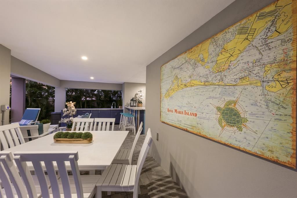 Dining room, Interior, Recessed Lighting