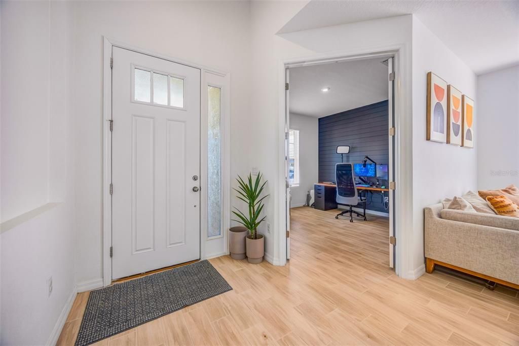 Home Office, Interior, Recessed Lighting, Wood Texture Flooring