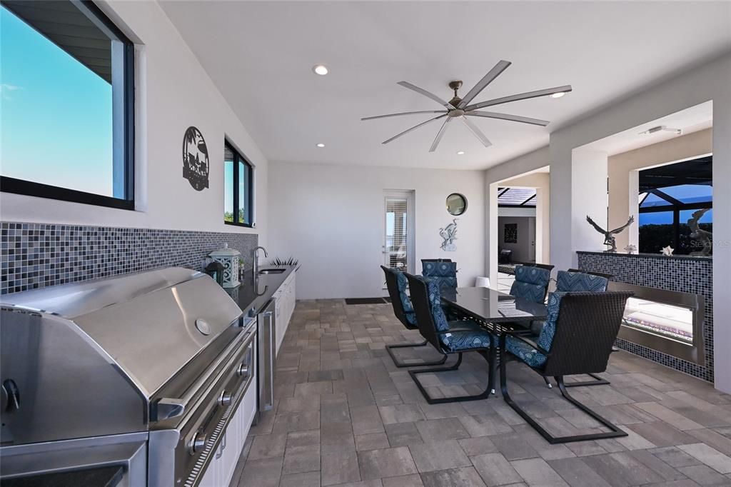 Dining room, Interior, Recessed Lighting