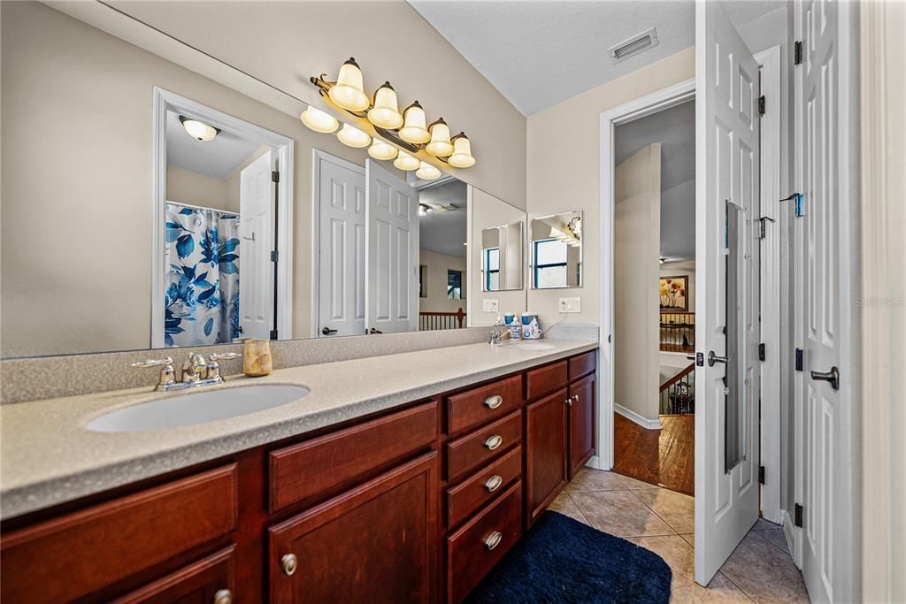 Bathroom, Dual Sink Vanities, Interior