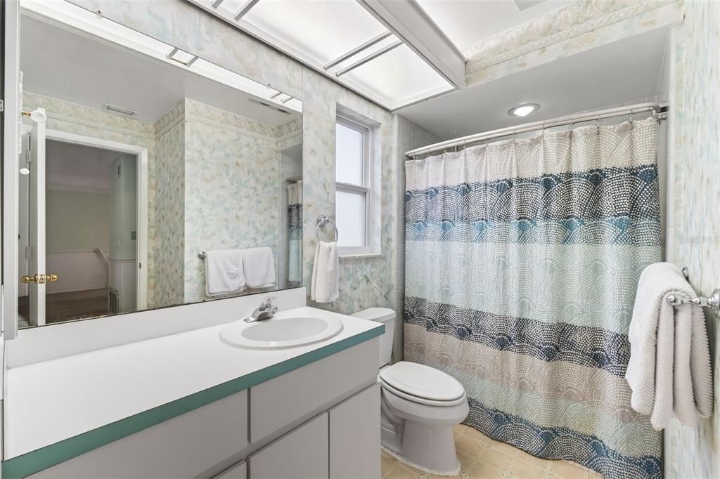 Bathroom, Interior, Recessed Lighting