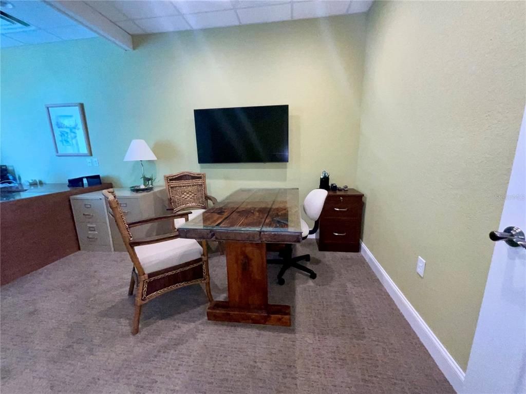 Home Office, Interior