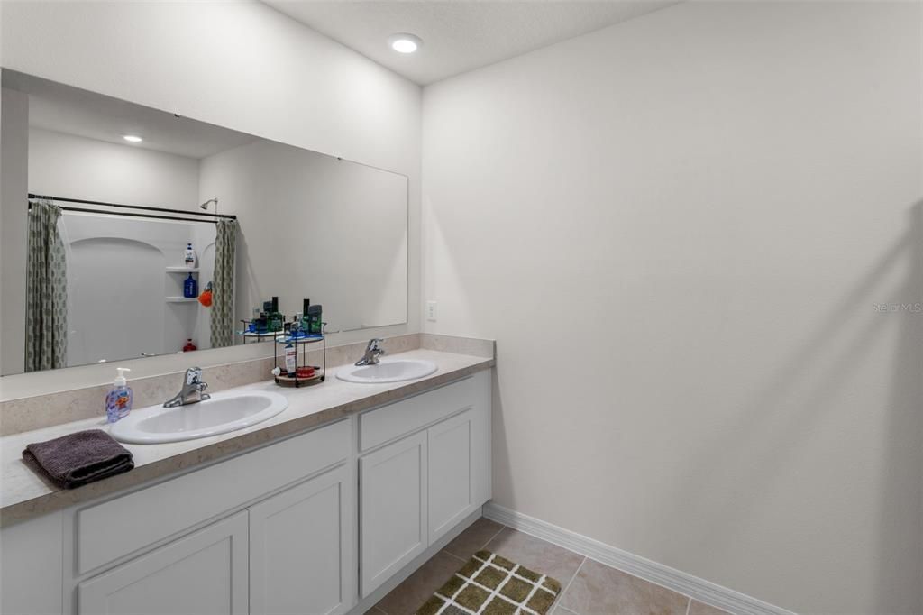 Bathroom, Dual Sink Vanities, Interior, Recessed Lighting