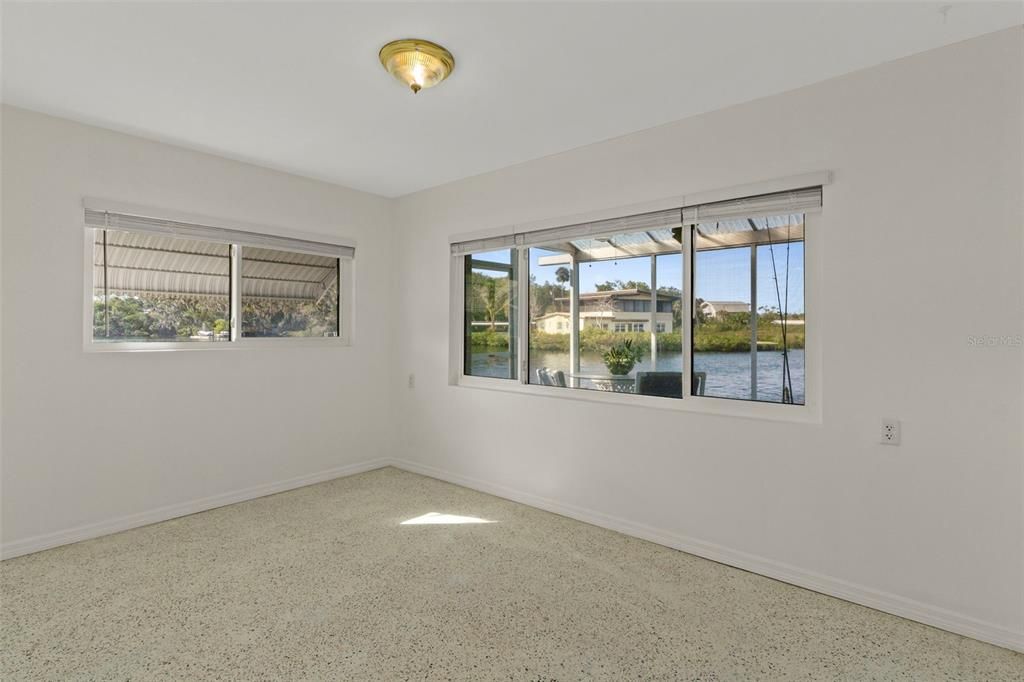 Empty room, Interior, Water