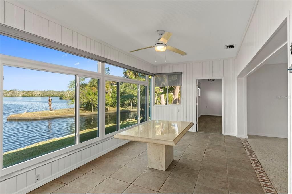 Interior, Sun Room, Water
