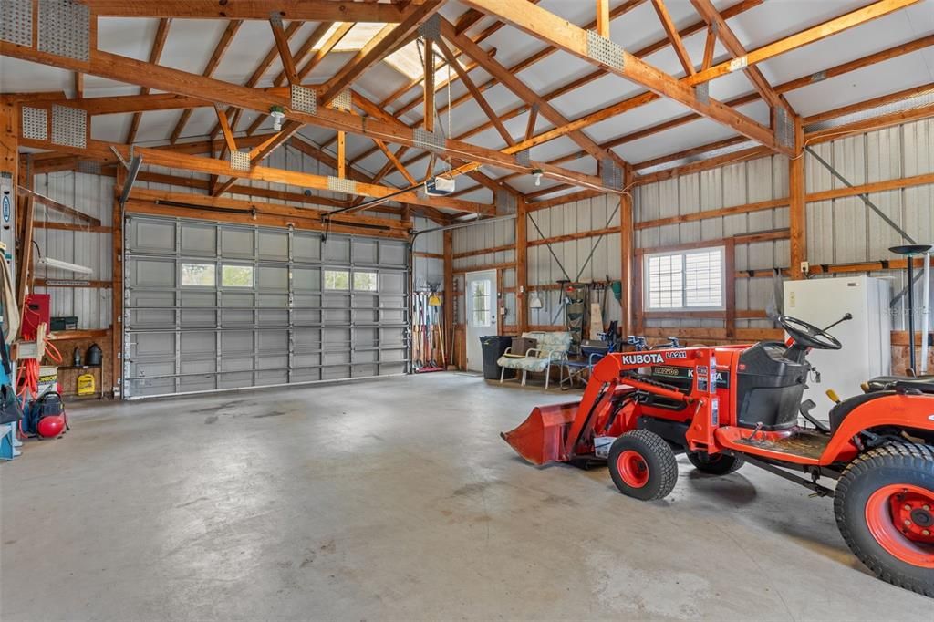 Garage, Interior, Wooden Beams
