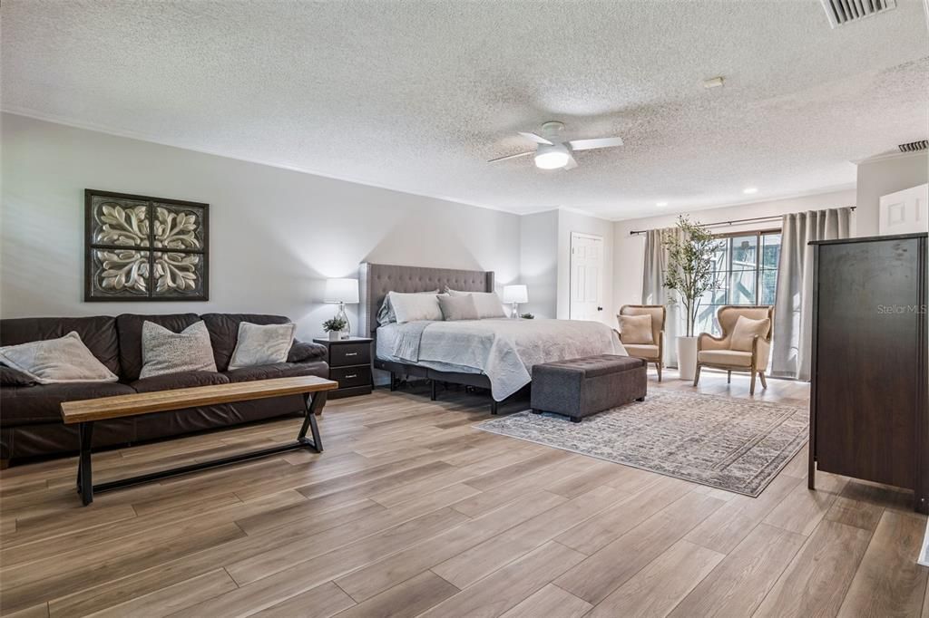 Bedroom, Interior, Recessed Lighting, Wood Texture Flooring