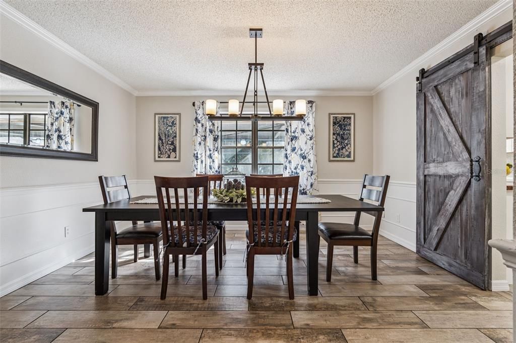 Chandelier, Dining room, Interior, Pendant Lights, Wood Texture Flooring